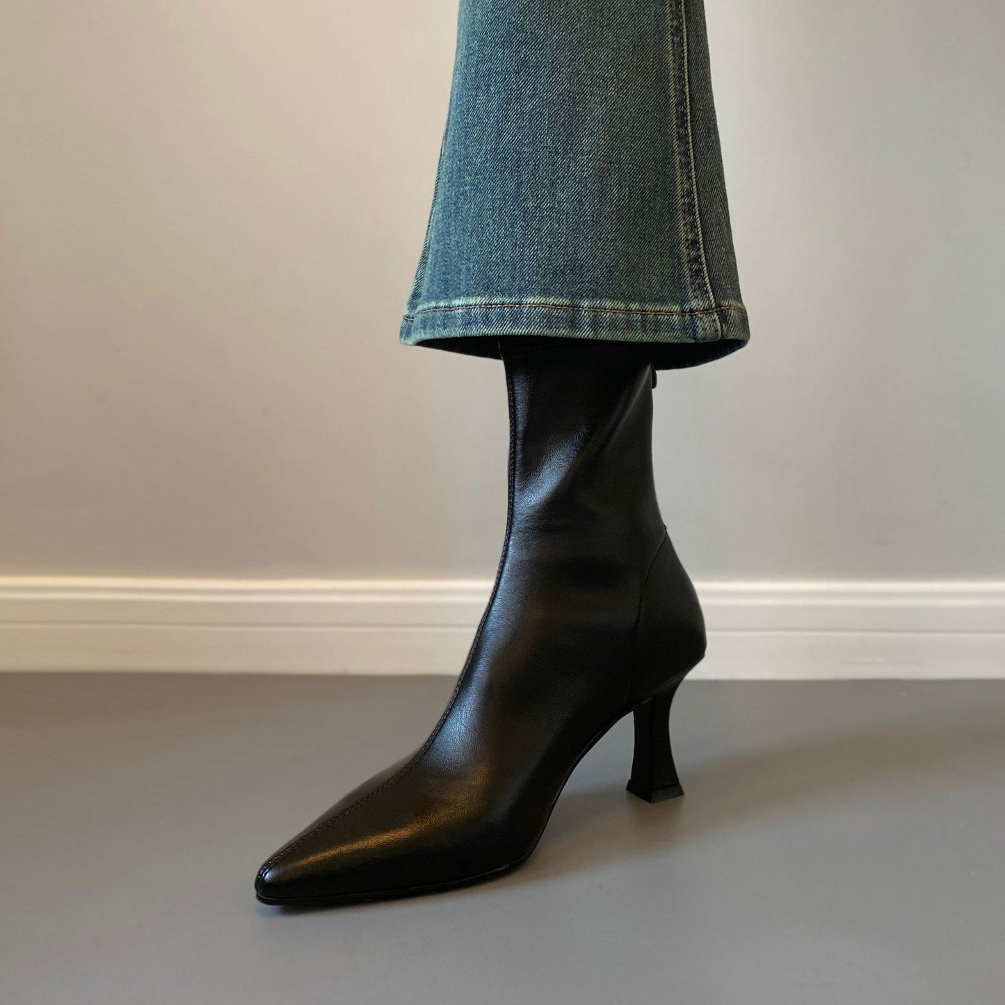 Women's Korean Pointed Stiletto High Stretch Temperament Boots