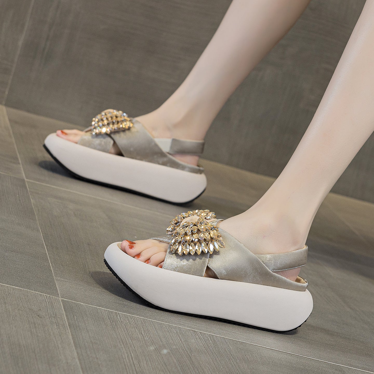 Women's Outdoor Summer Fashion Bow High-grade Rhinestone Platform Sandals