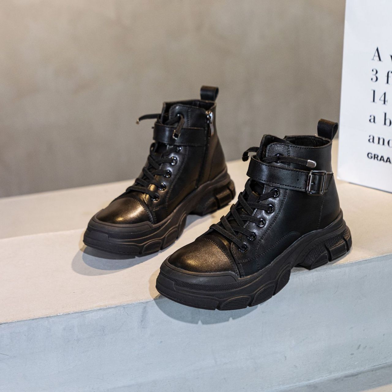 Women's Round Head Buckle Martin For Solid Sneakers