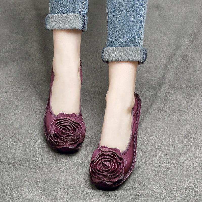 Women's Spring Ethnic Style Retro Flower Flat Cowhide Soft Women's Casual Shoes