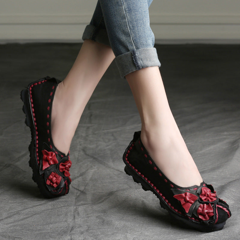 Women's Spring Ethnic Style Retro Flower Flat Cowhide Soft Bottom Large Women's Casual Shoes