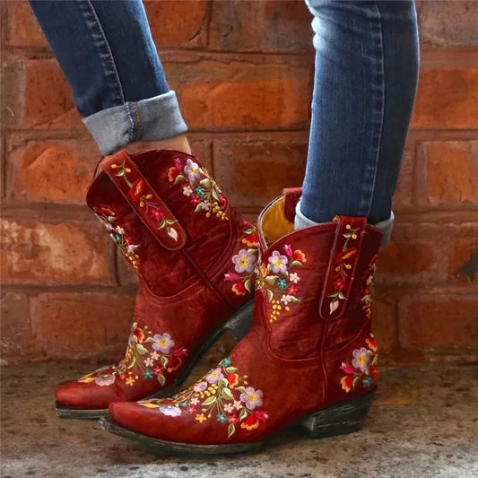 Women's Autumn Pointed Embroidered Large Size Short Women's Shoes