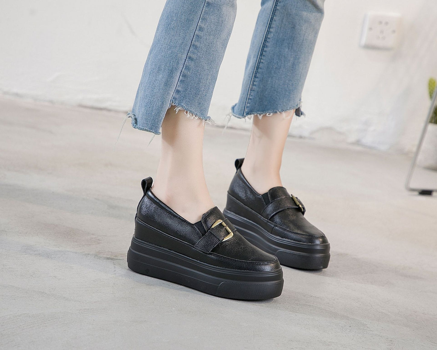 Women's Increasing Insole Genuine Spring Thick Bottom Buckle Small Women's Casual Shoes