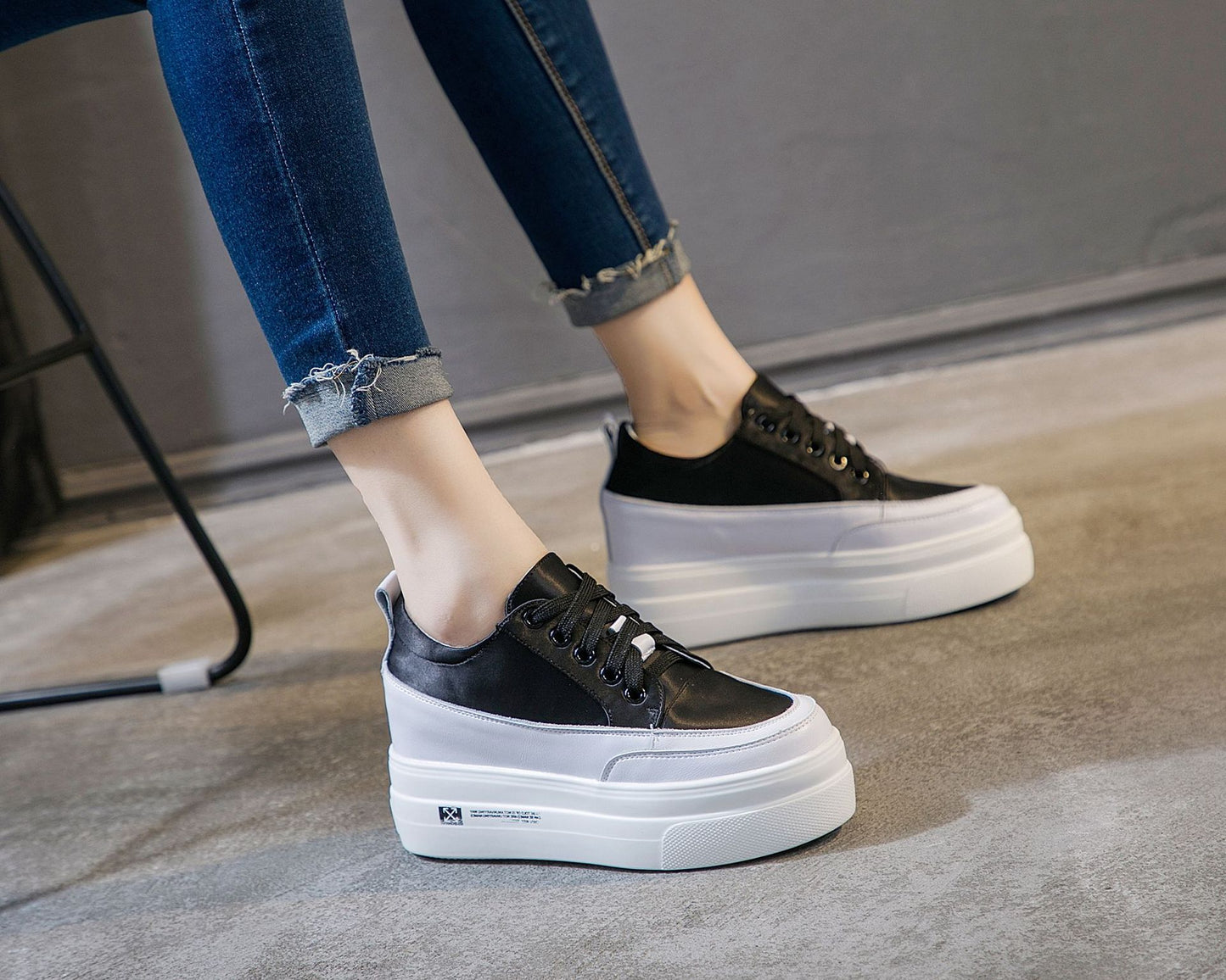 Women's White Korean Height Increasing Insole Small Size Women's Casual Shoes