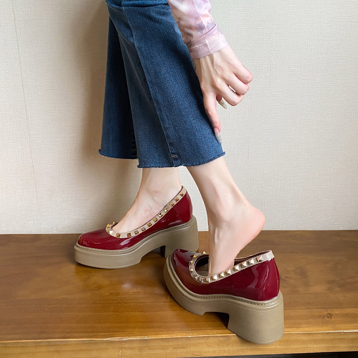 Women's Small Height Increasing Insole Pointed Rivets Pumps Retro Chunky Shallow Women's Fashion Shoes