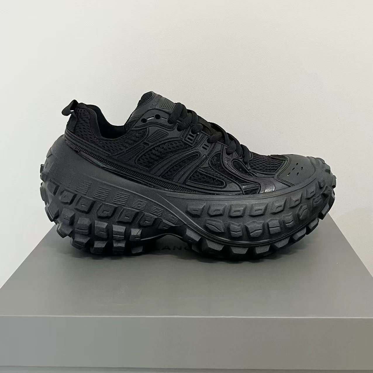 Women's Spring Rivet Tire Durian Platform Dad Fashionable Fried Arcade Women's Sports Shoes