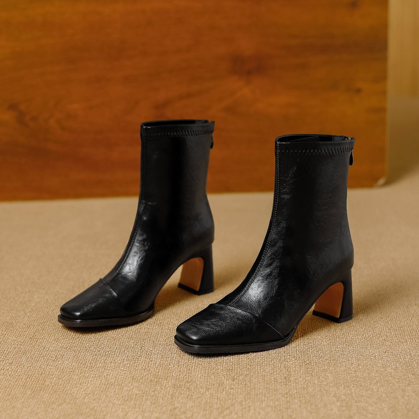 Women's High Stretch Thin With Padded Lining Simple Chunky Retro Commuter Women's Leather Boots