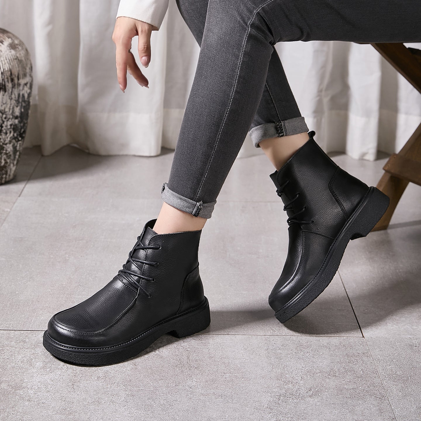 Women's Genuine Large Toe Wide Ankle Retro British Style Small Cowhide Women's Leather Boots
