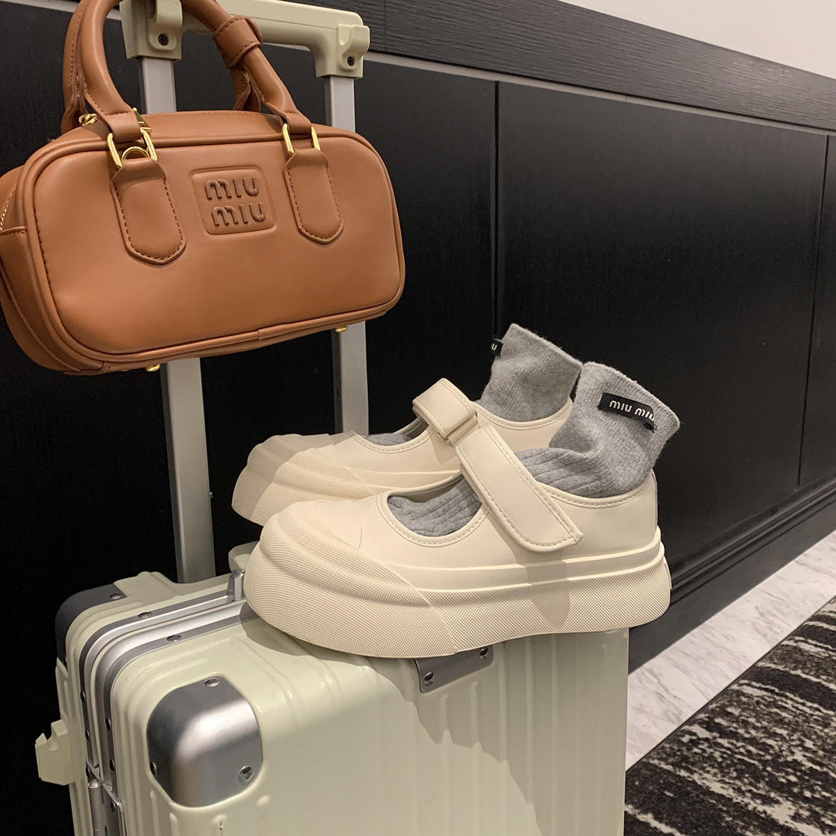 Women's Size To Velcro Big Head Muffin Platform Height Increasing Round Women's Casual Shoes