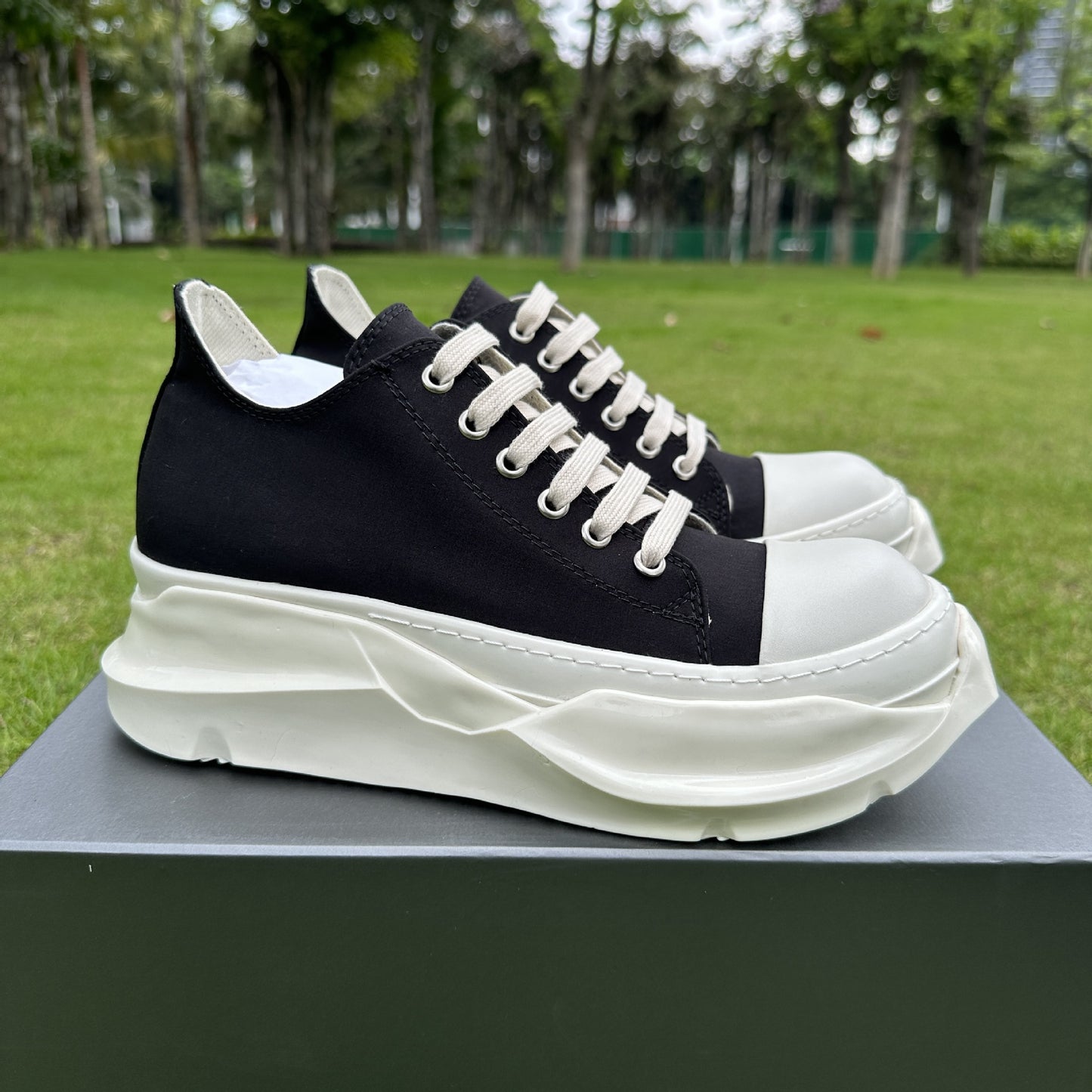 Men's Thick-soled Fashionable Breathable Low Top Lace Sneakers