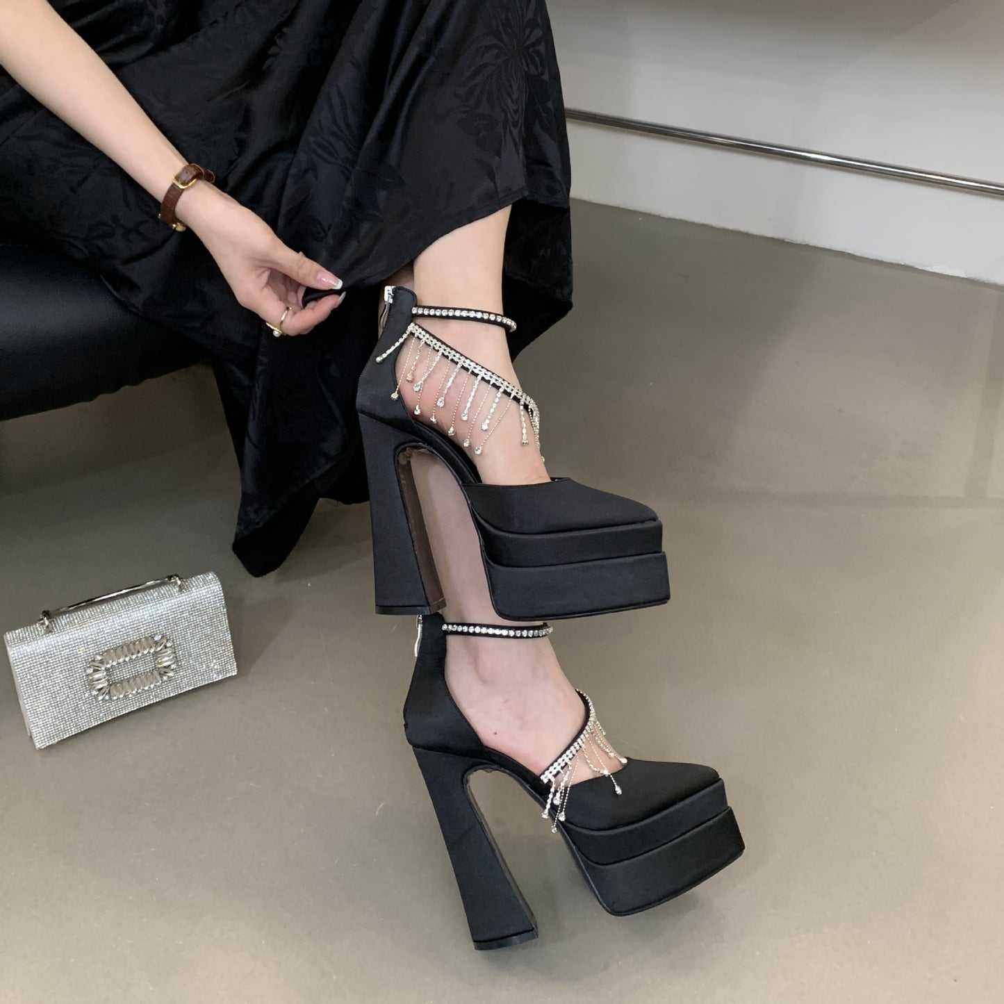 Women's Large Size Pointed Platform Catwalk Show Sandals