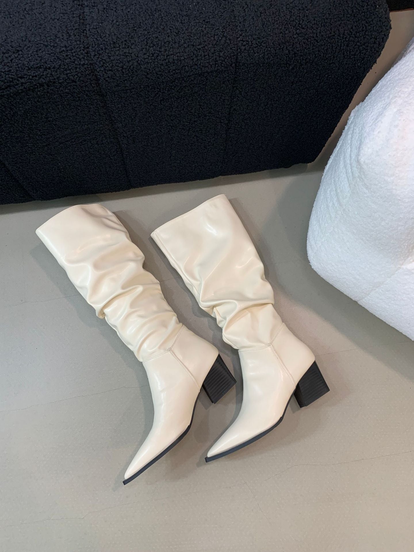Women's Chunky Long Pointed Pleated Pile Style Retro Temperament Thin Women's Leather Boots