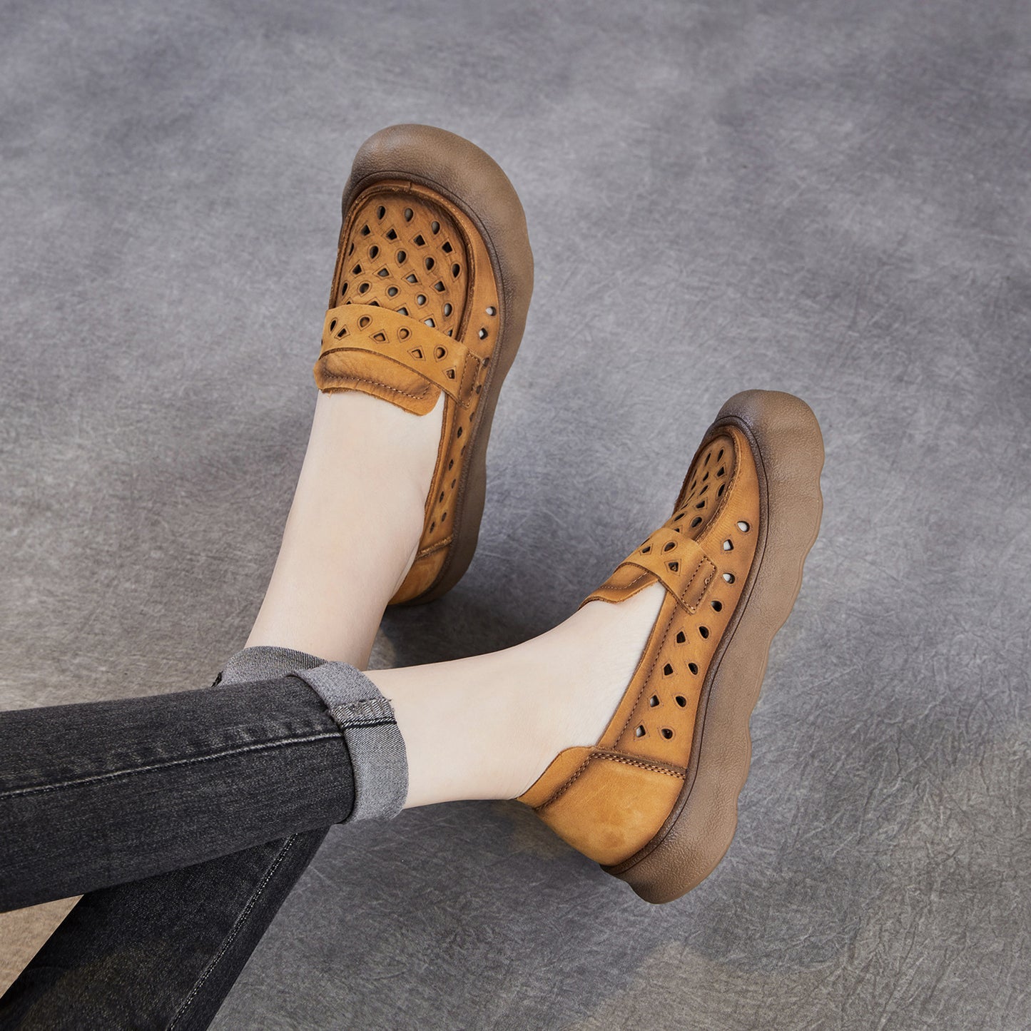 Women's Genuine Cowhide Retro Flat Cosy Hole Women's Casual Shoes