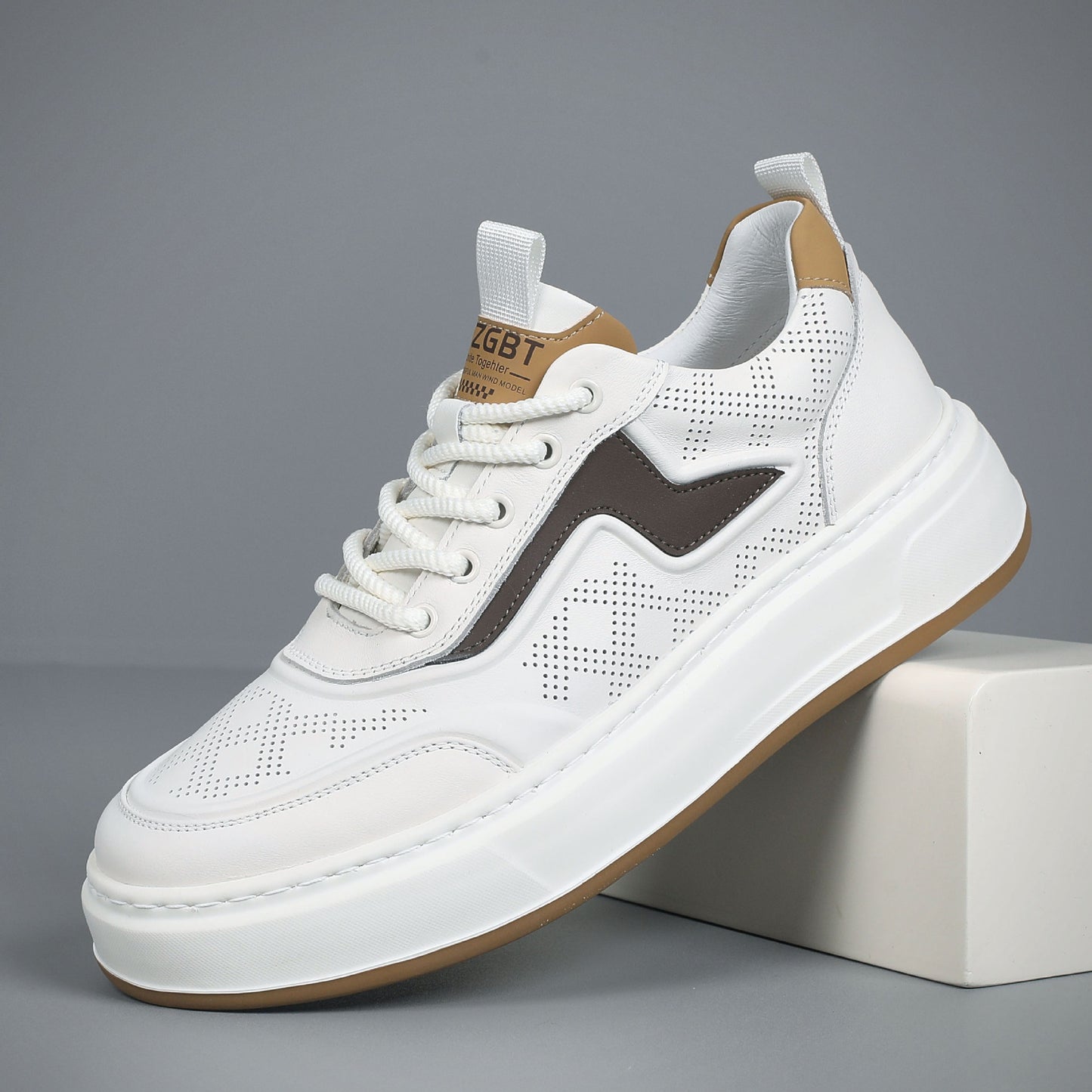 Men's Genuine Pure Cowhide Breathable Fashionable Soft Bottom Men's Board Shoes