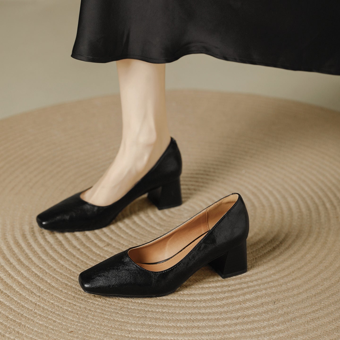 Women's Toe Chunky Pumps Simple Comfortable Spring Temperament Low-cut Vintage Commuter Heels