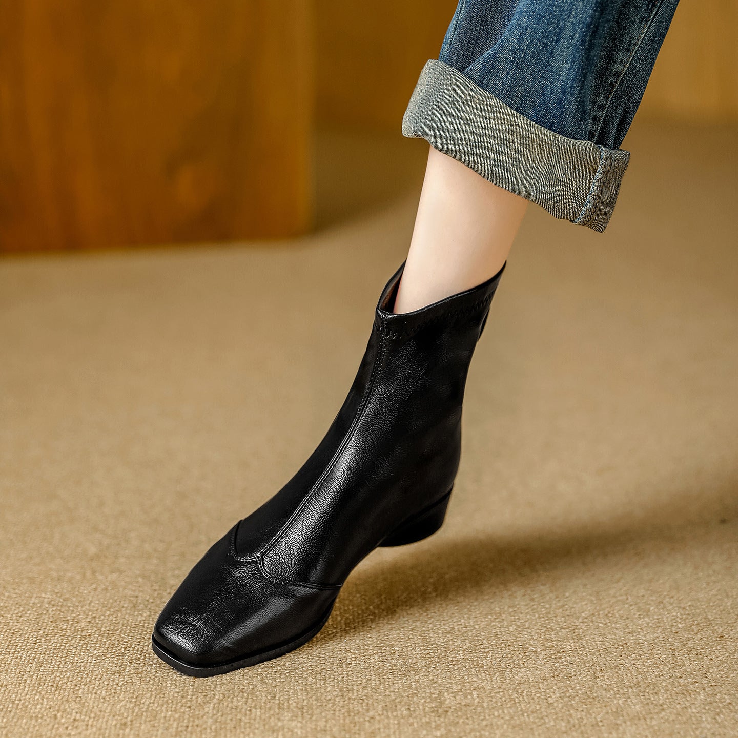 Square Toe Fashion Commuter Thick Comfortable Back Zipper Women's Leather Boots