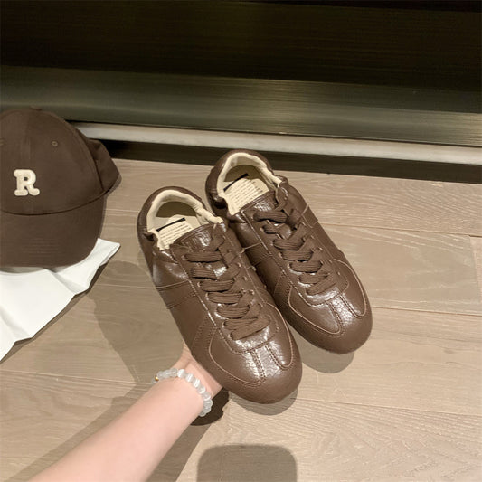 Women's Light White Thin Breathable Sports German Training Show Feet Little Women's Casual Shoes