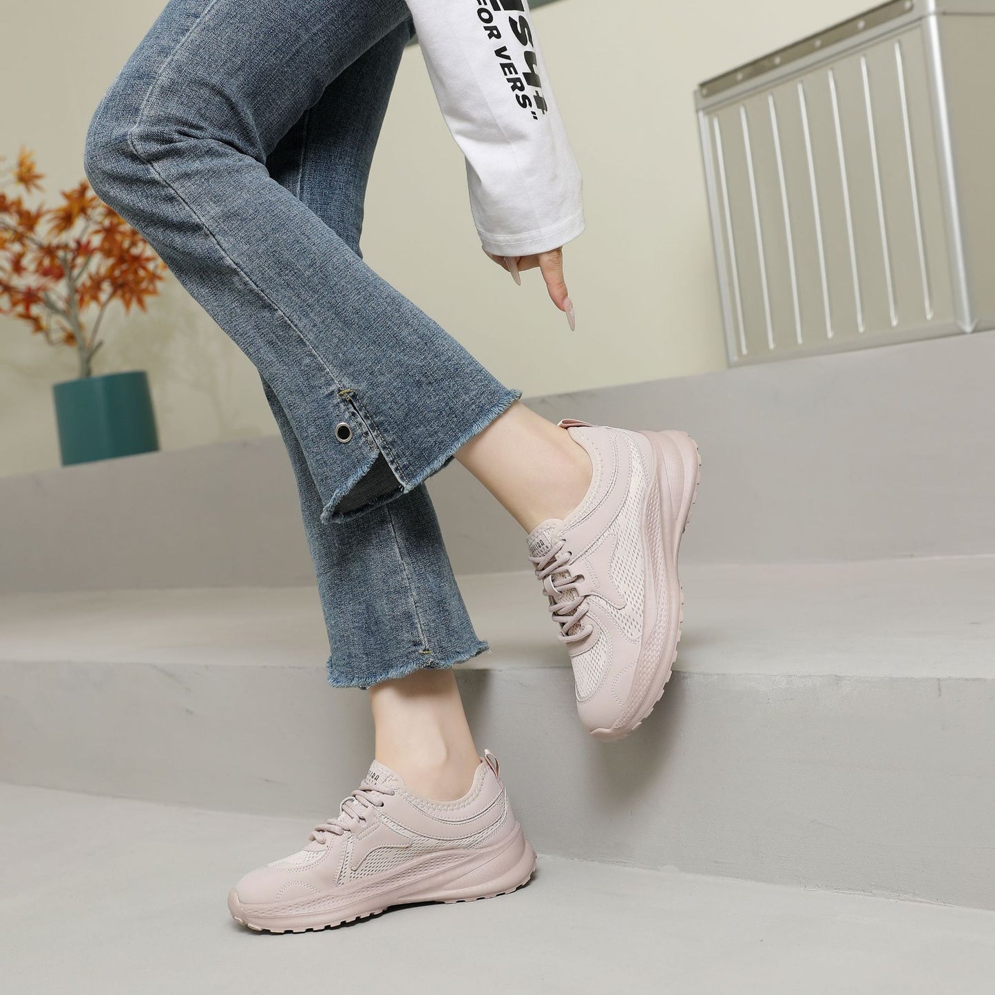 Women's Super Soft Breathable Sole Platform Mesh Surface Lightweight Women's Sports Shoes