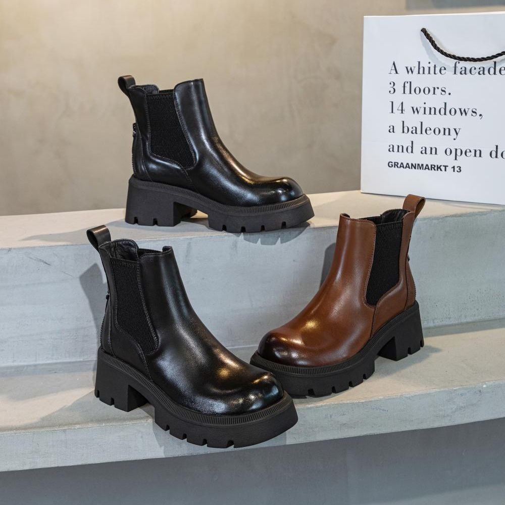 Women's Cowhide Chelsea Smoke Pipe Round Head Thick Boots