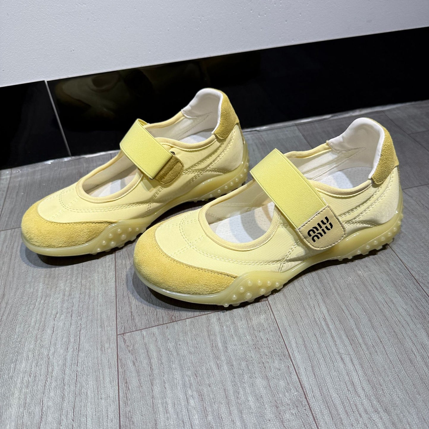 Women's Jane Autumn Invisible Elevated Shallow Mouth Pumps Sneakers