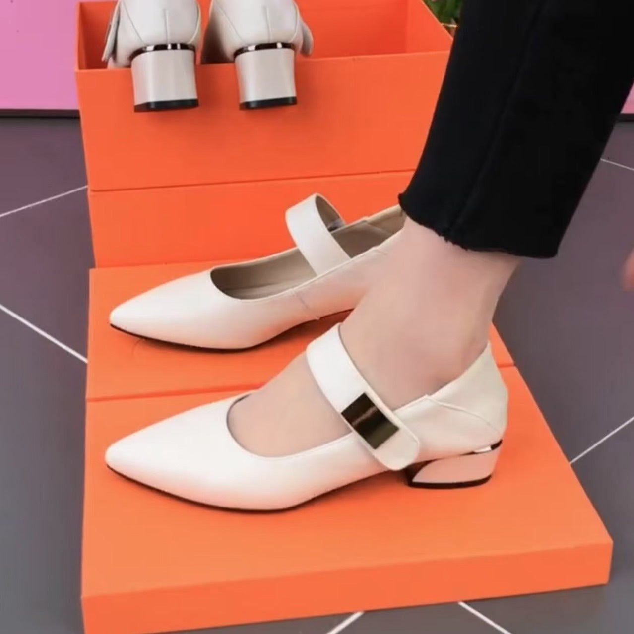 Women's Shallow Mouth Word Buckled Chunky Not Tired Feet Women's Shoes