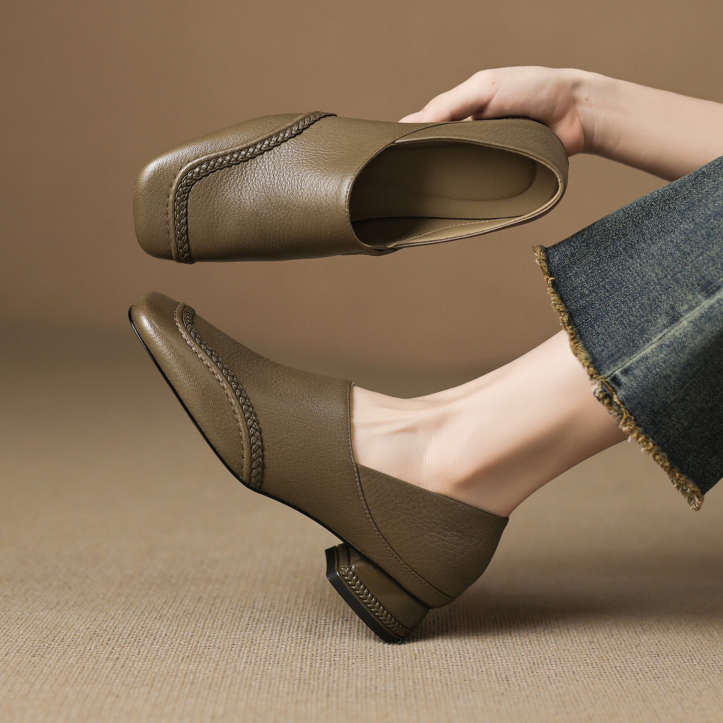 Women's Large Size Four Sheepskin Woven Square Toe Temperament Women's Fashion Shoes