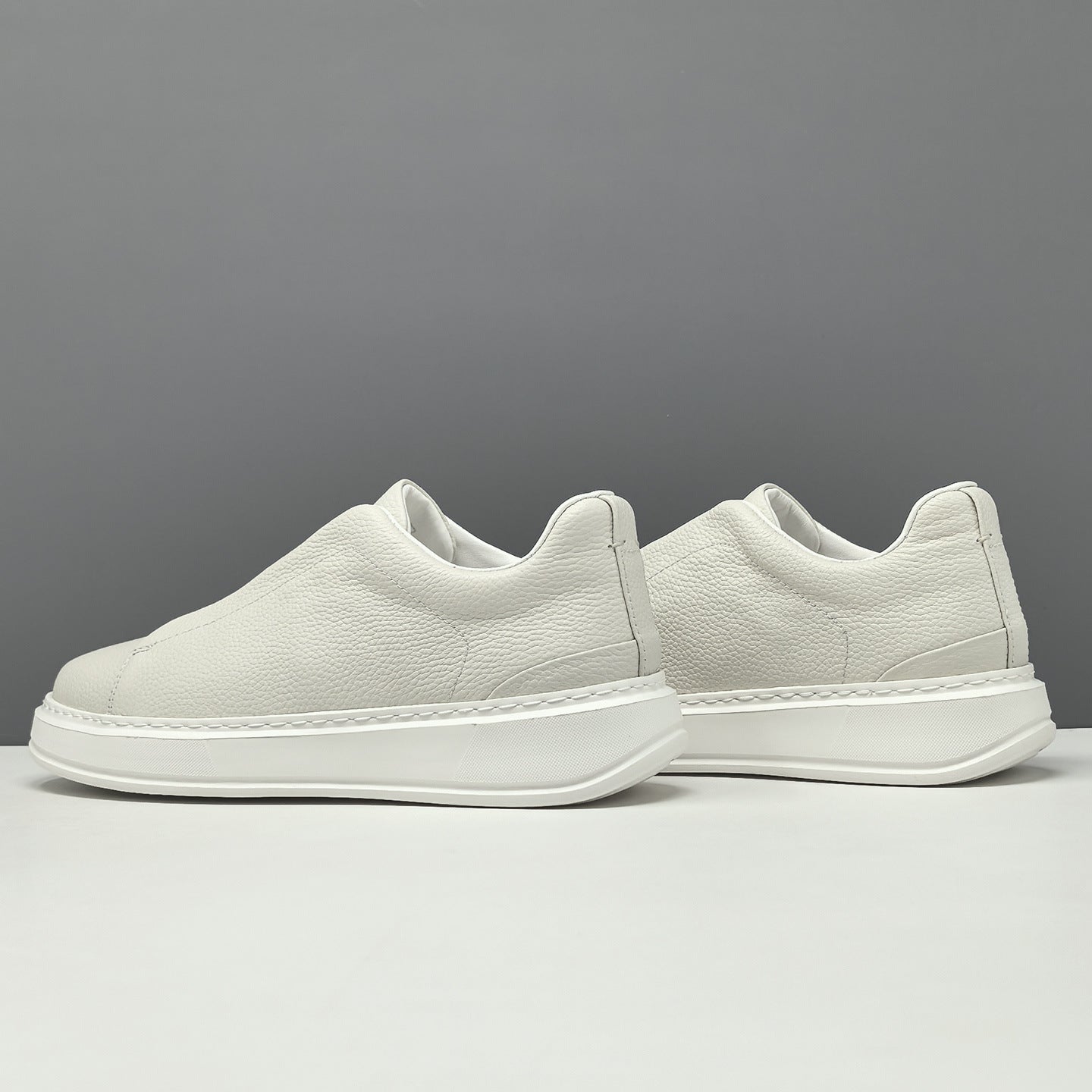 Men's Trendy White Light Luxury Slip-on Lazy Men's Board Shoes