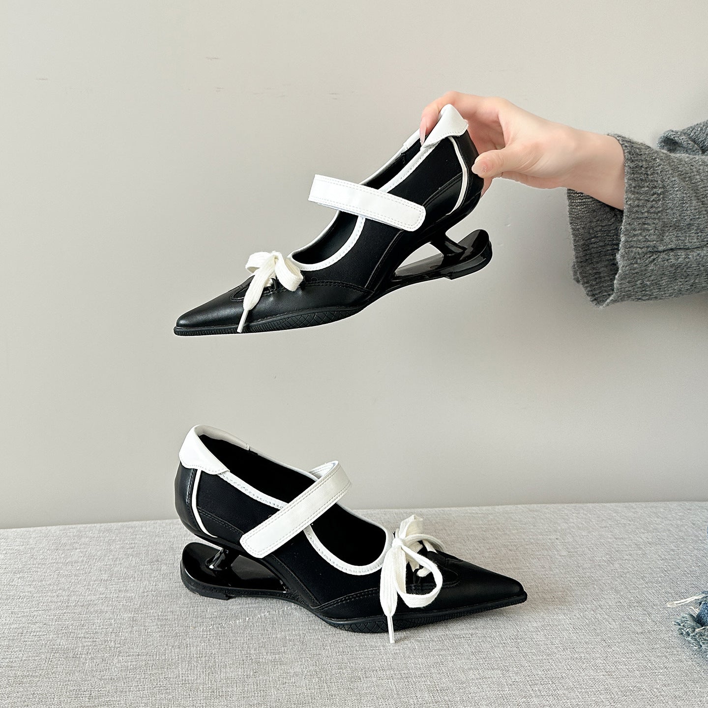 Version French Retro Pointed Toe Simple Graceful Color Matching Velcro Heels