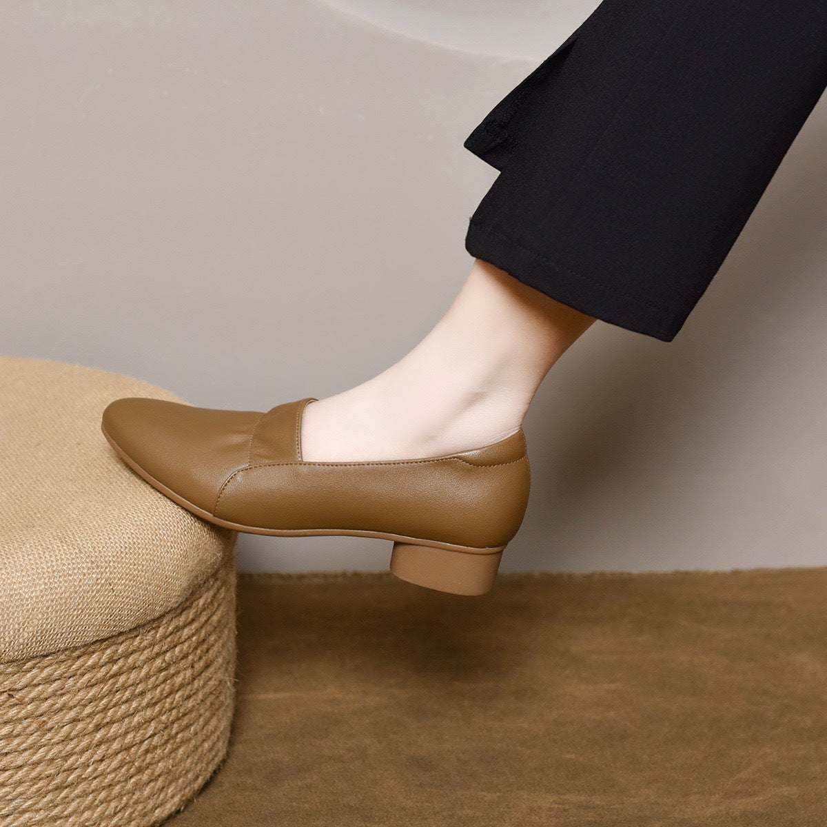 Women's Pumps Spring Shallow Mouth Pointed Soft Bottom Chunky Mid Heels