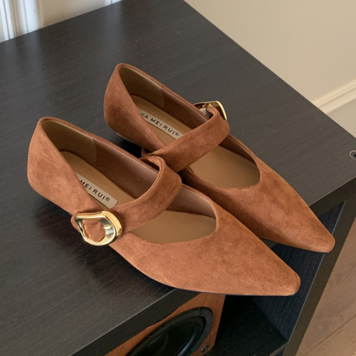 Women's Style Pointed Toe Shallow Mouth Buckle Flat Low Pumps Suede Women's Fashion Shoes