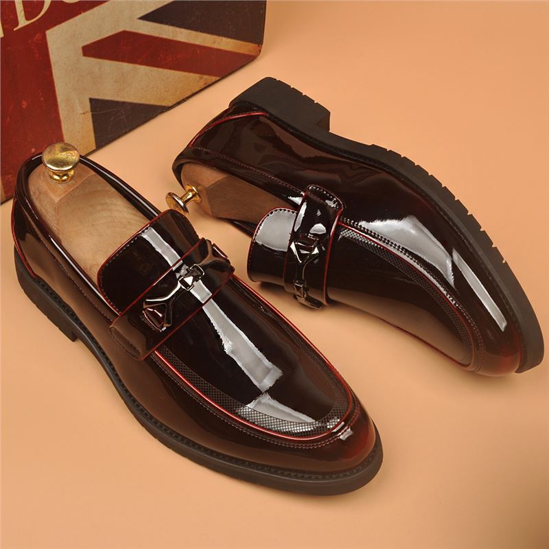 Men's British Glossy Pointed Patent Formal Wear Men's Business Leather Shoes