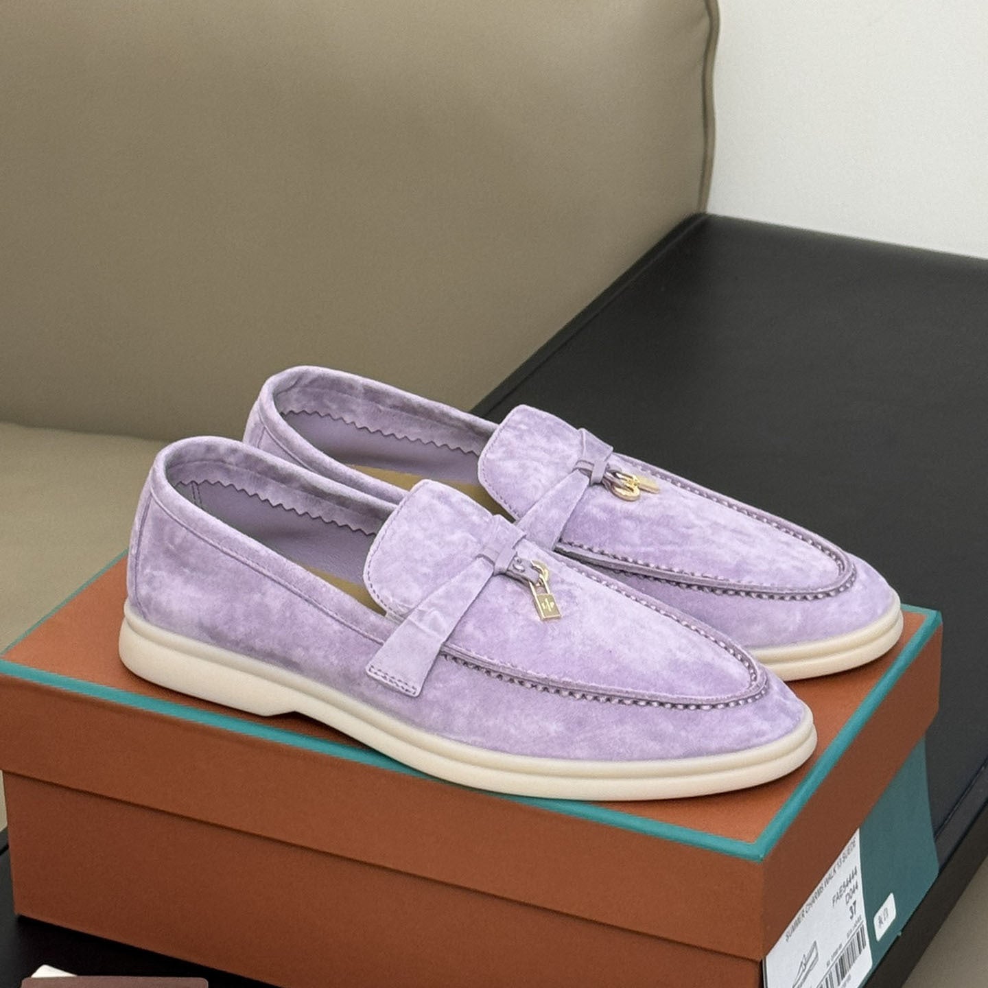 Women's & Men's Retro Genuine Suede Slip-on Round Toe Loafers