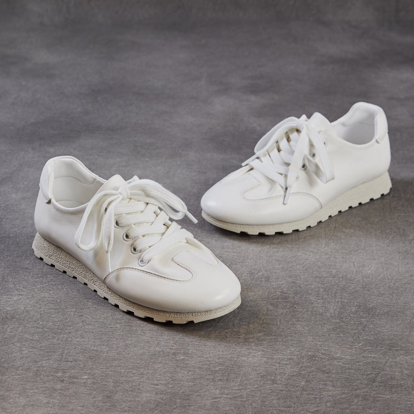Women's Spring Lightweight Lace Up Real Sports Flat Women's Casual Shoes