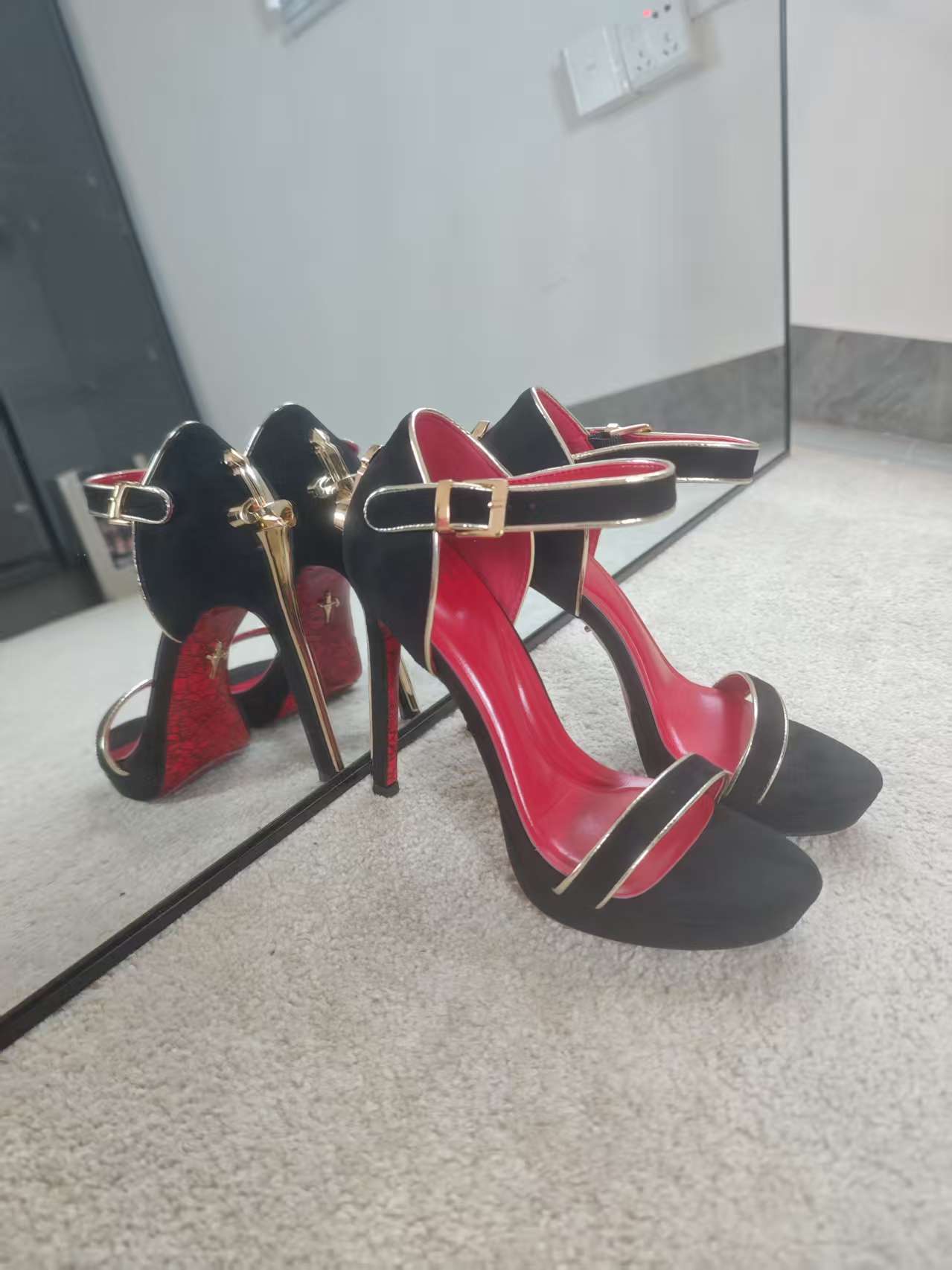 Women's Genuine Sword Truncheon Black Retro Sharp Blade Sandals