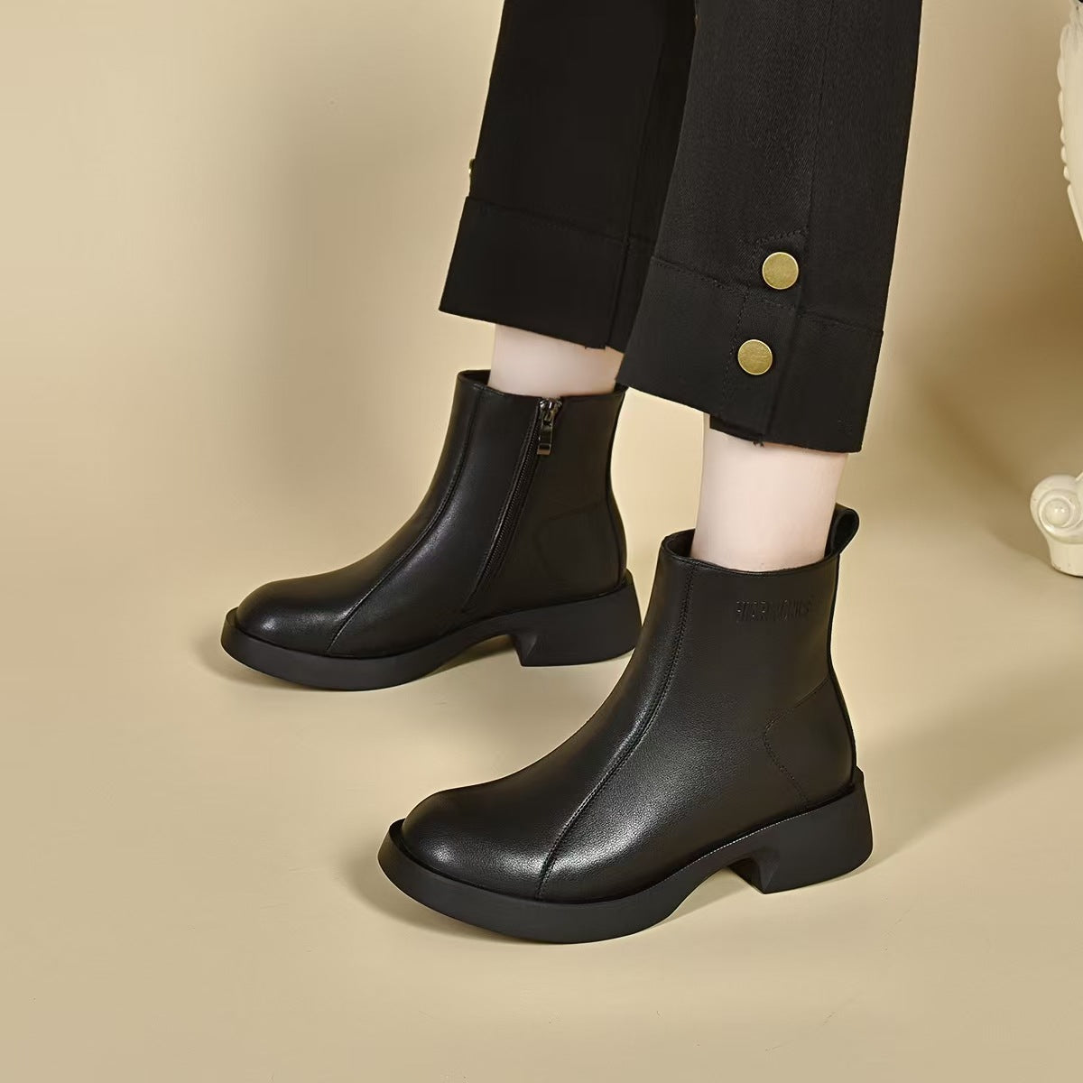 Women's Martin Simple Flat Short Cowhide Round Boots