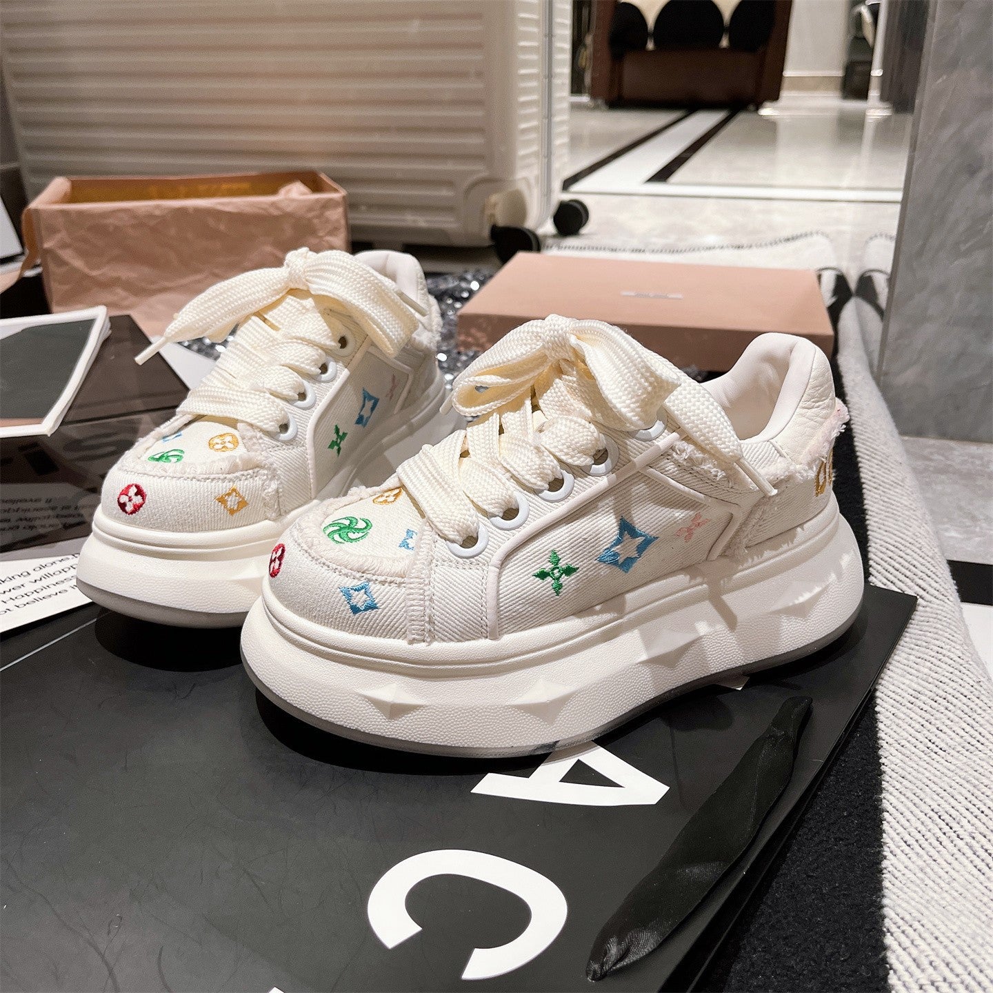 Women's Bottom Platform Board Bread Height Increasing Small Canvas Shoes