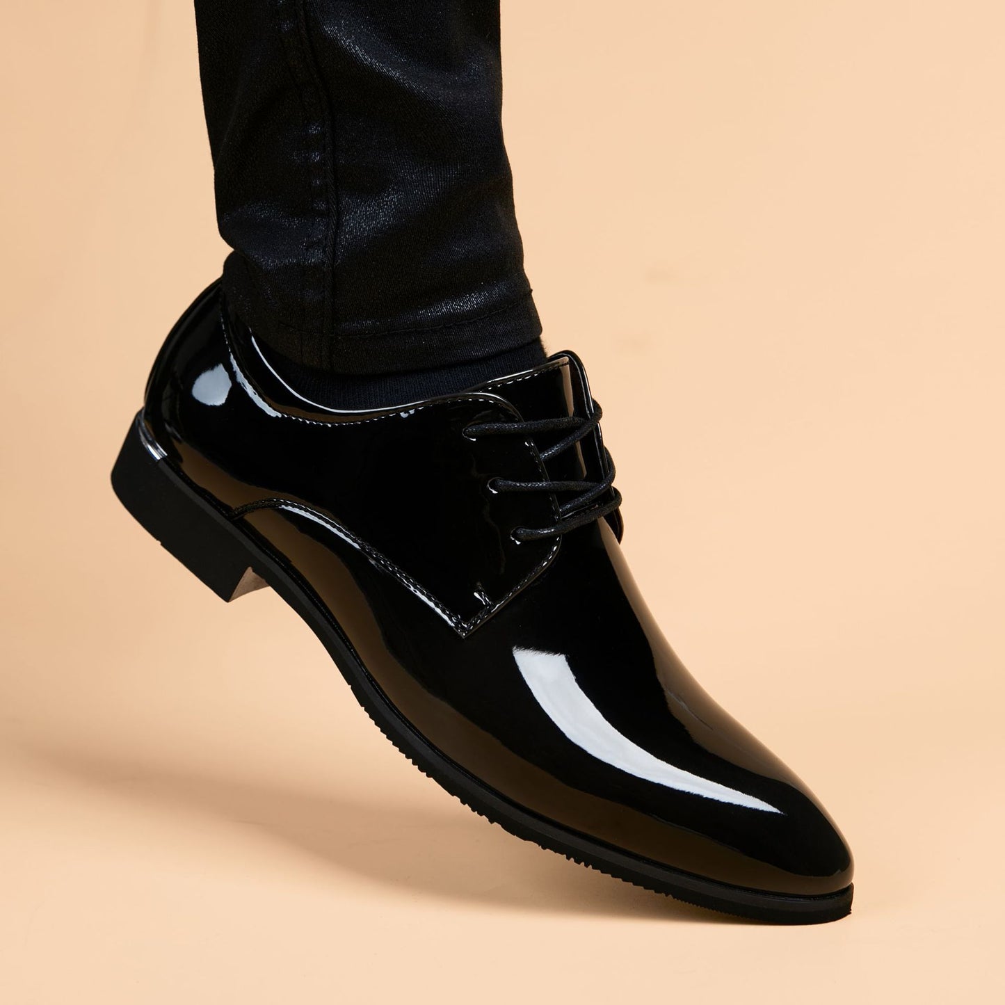 Pointed British Easy To Care Bright Leather Shoes
