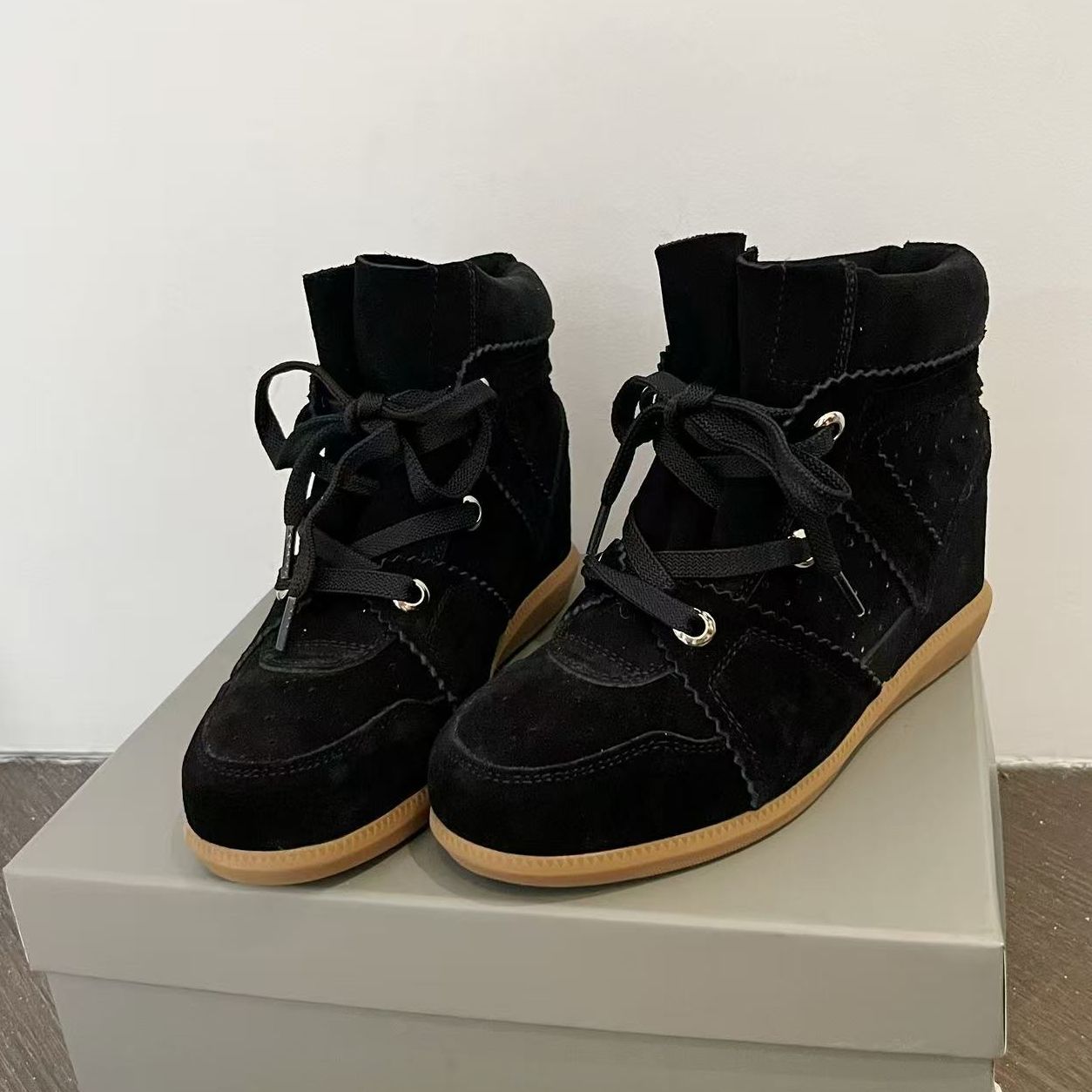 Women's Genuine Height Increasing Insole Fashionable Women's Casual Shoes