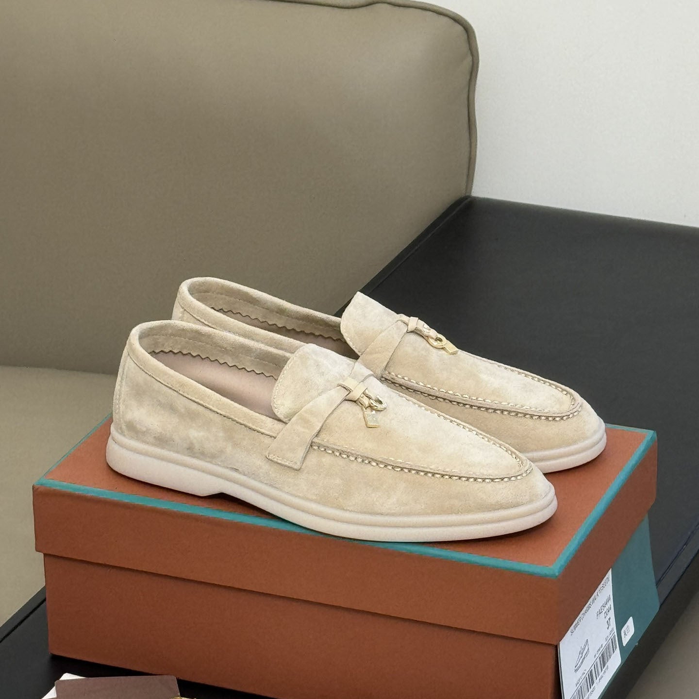 Women's & Men's Retro Genuine Suede Slip-on Round Toe Loafers