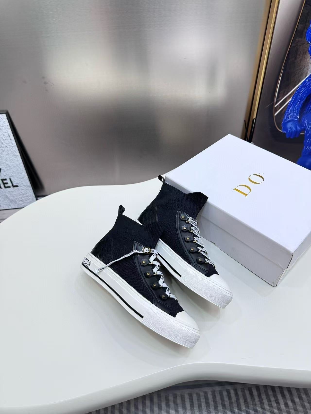 Women's Letter Presbyopic Embroidered Sports Leisure White Canvas Shoes