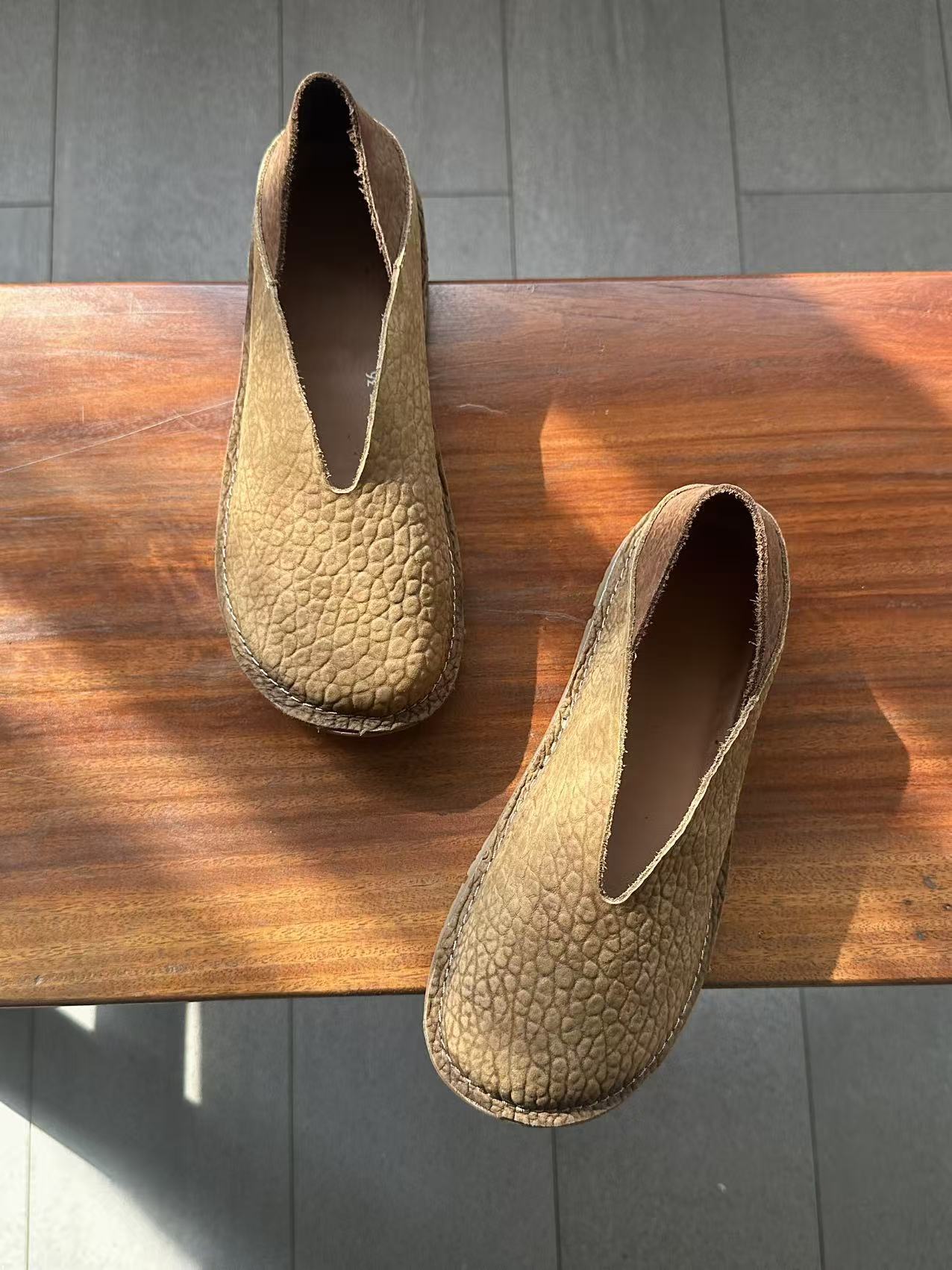 Women's Elephant Pattern Matte Cowhide Retro Handmade Old Authentic Women's Casual Shoes