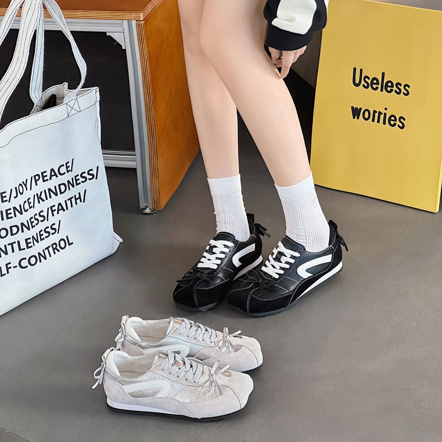 Women's Genuine Soft Bottom Not Tired Feet Niche Women's Sports Shoes