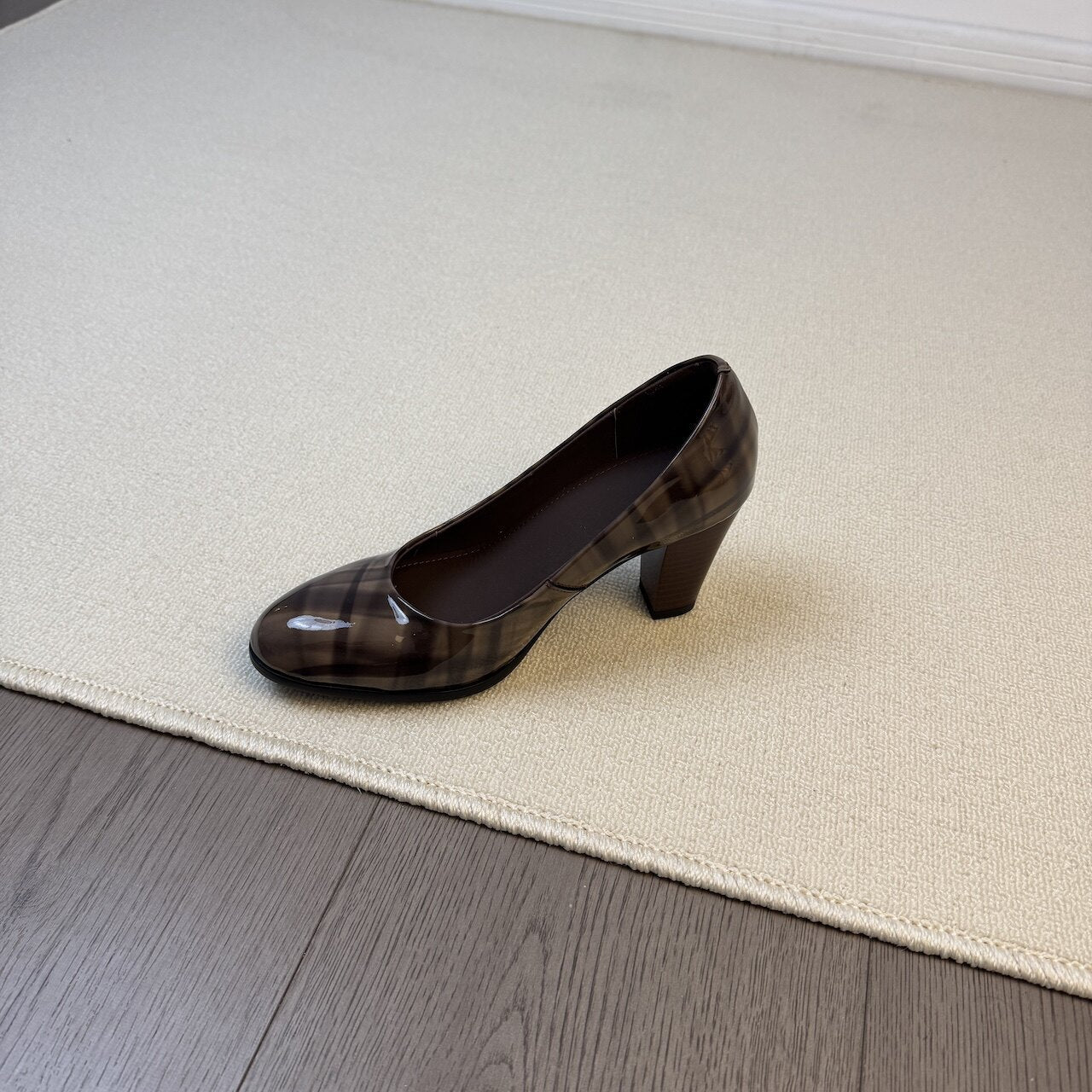 Pattern Brown Shiny Surface French Retro Chunky Round Head Shallow Women's Fashion Shoes