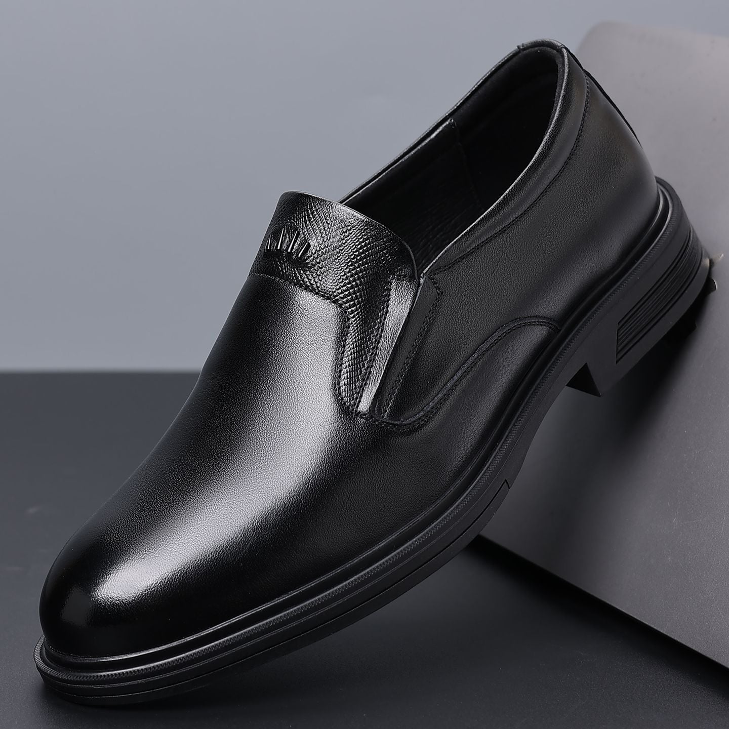 Men's Top Layer Cowhide Slip-on Formal Wear British Men's Business Leather Shoes