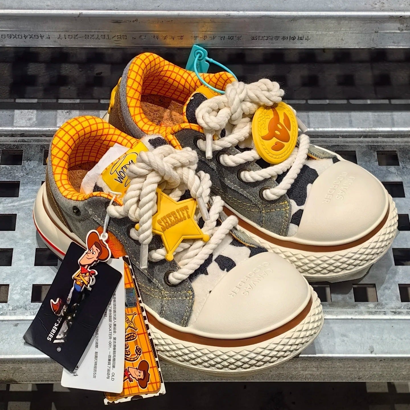 Mickey Big Head Hu Di Color Platform Canvas Shoes