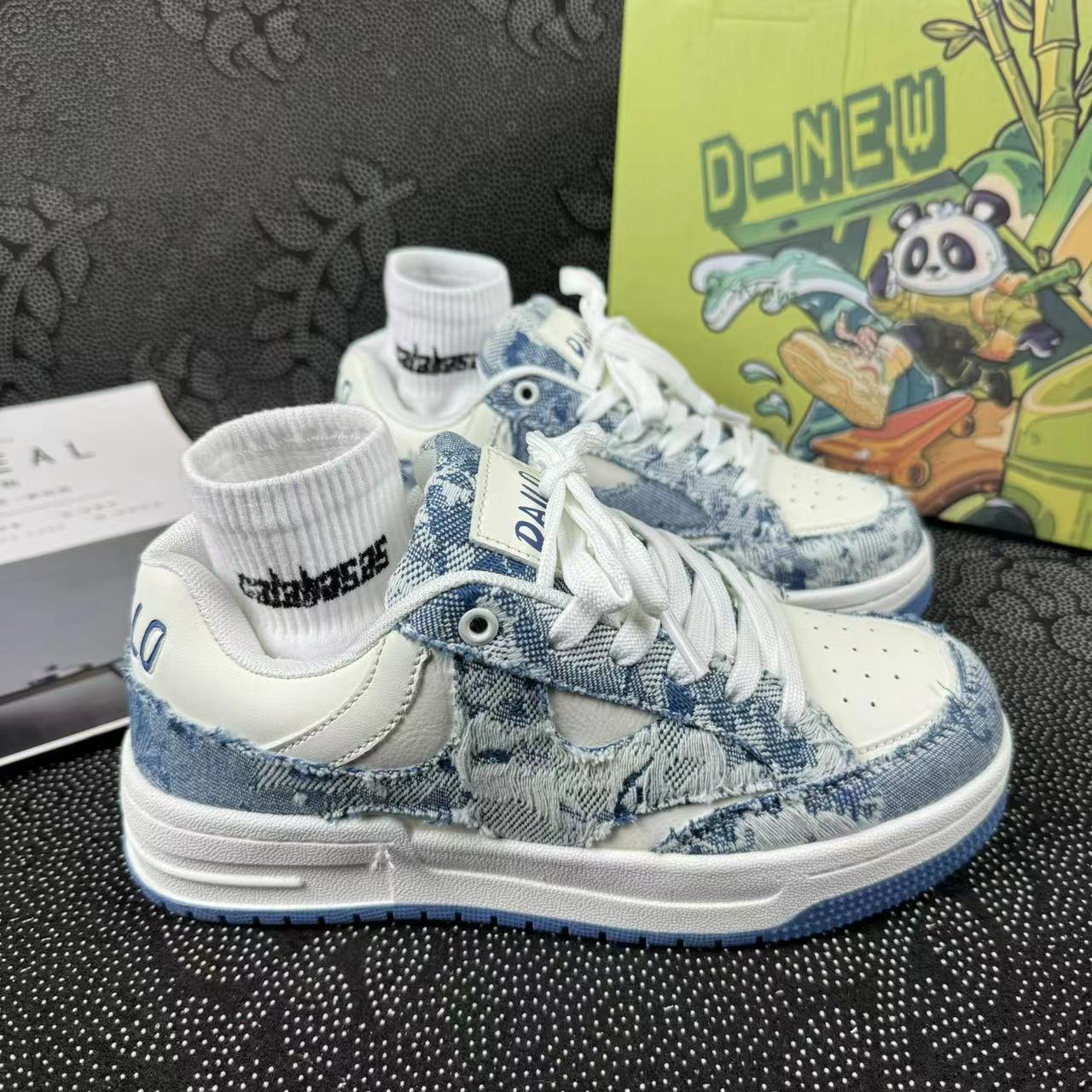 Women's & Men's National Fashion White Niche Board Couple Sneakers