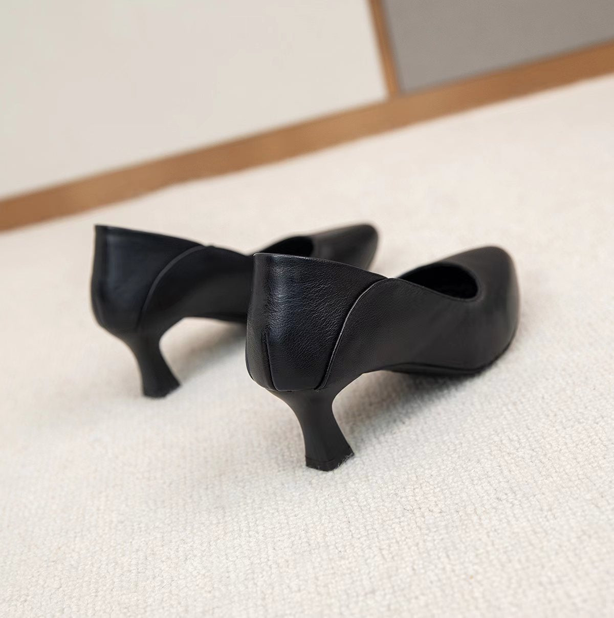 Women's High Low-cut Stiletto First Layer Cowhide Pointed Toe Commuter Women's Shoes