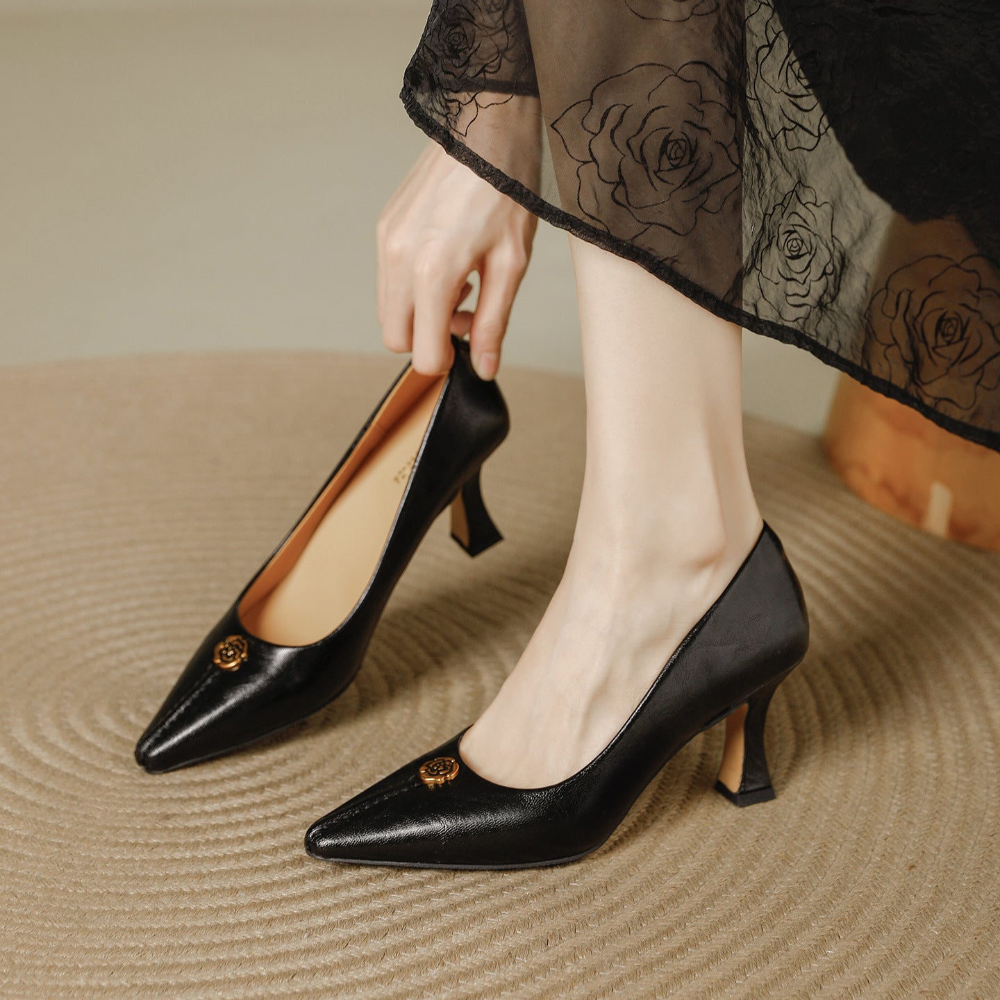 Women's Pumps Elegant Versatile Retro Pointed Toe Shallow Women's Fashion Shoes