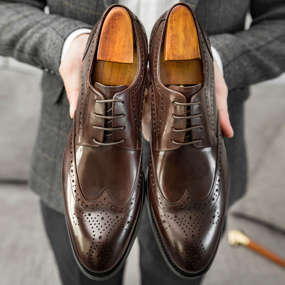 Comfortable Men's Brogue British Cowhide Carved Leather Shoes