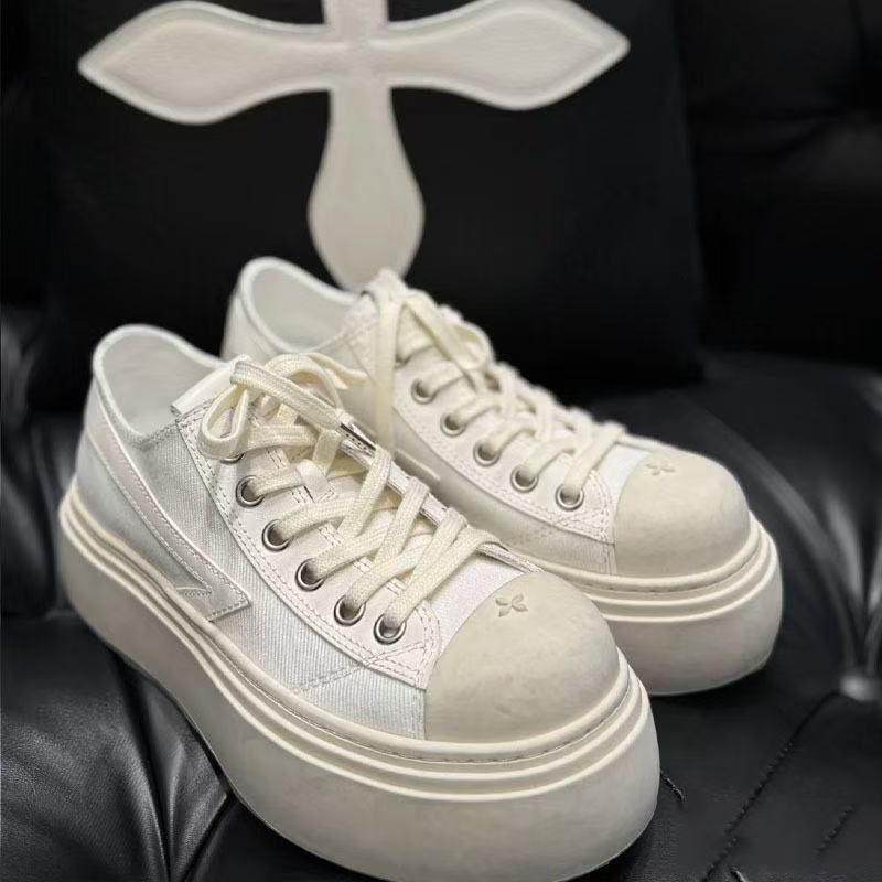 Cruciate Flower Black White Contrast Color Board Wilderness Skateboard Versatile Sneakers